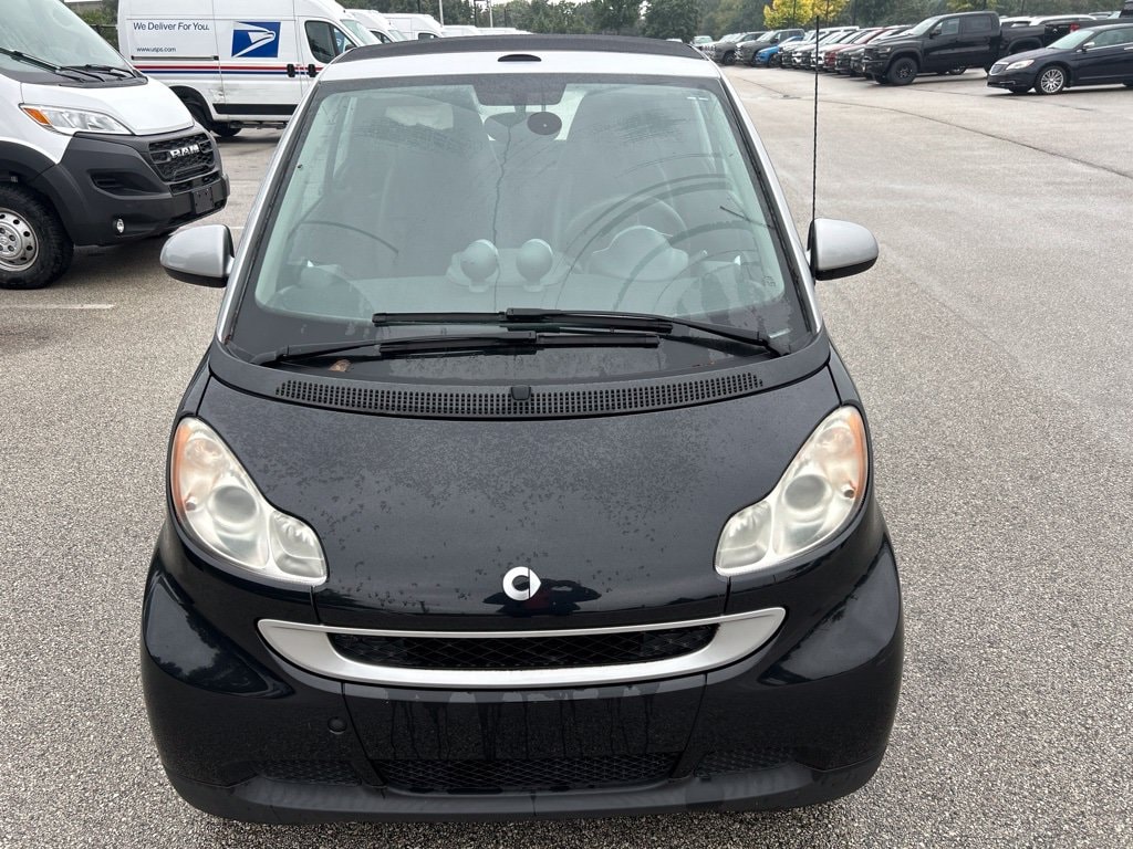 Used 2009 smart fortwo passion with VIN WMEEK31X99K261370 for sale in Glendale, WI