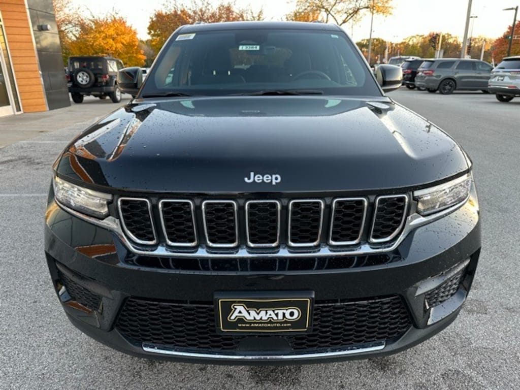 New 2025 Jeep Grand Cherokee LAREDO X 4X4 Sport Utility