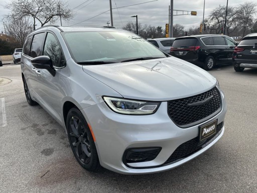 New 2026 Chrysler Pacifica LIMITED Passenger Van