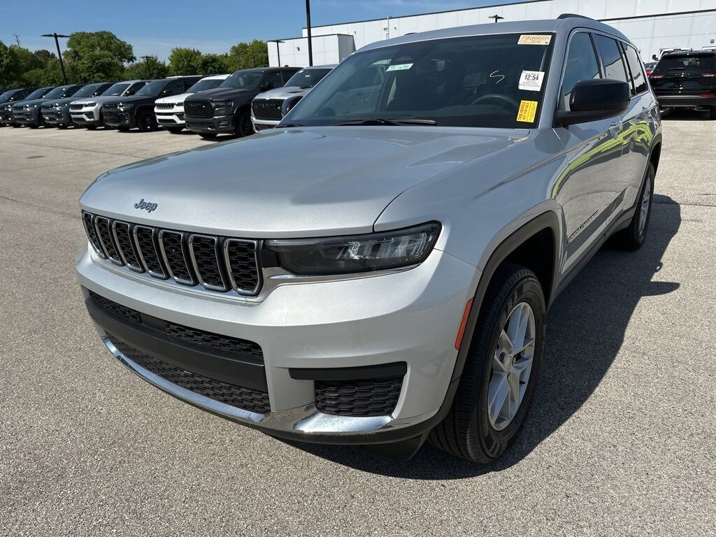 Used 2023 Jeep Grand Cherokee L Laredo SUV