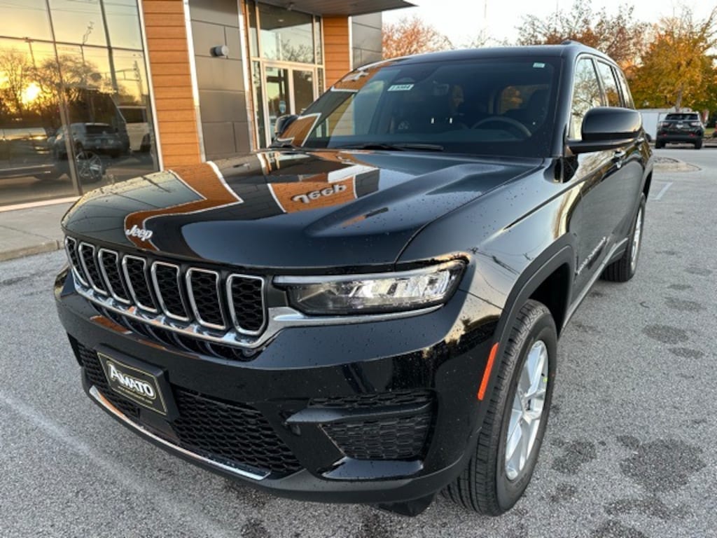 New 2025 Jeep Grand Cherokee LAREDO X 4X4 Sport Utility