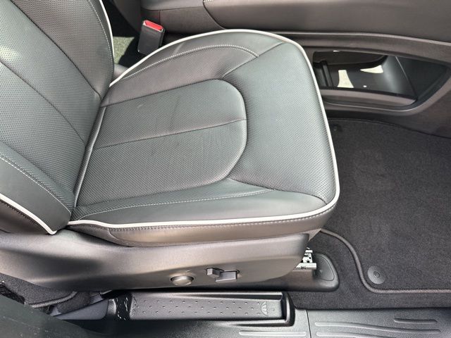 2026 Chrysler Pacifica Limited - Photo 13