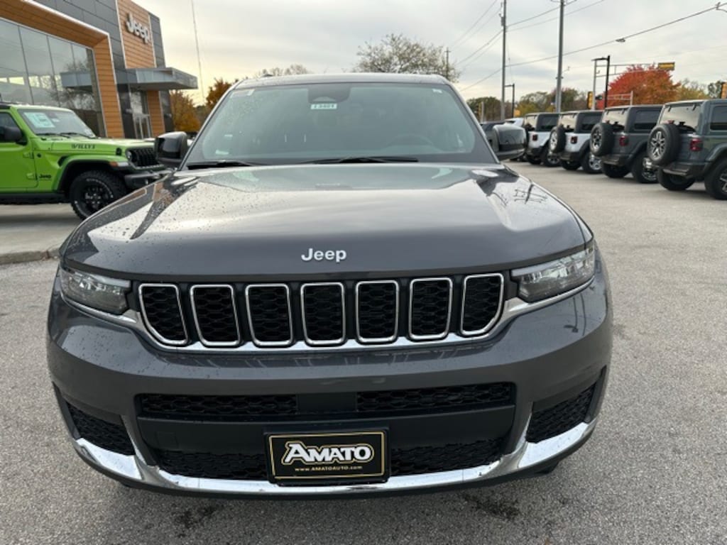New 2025 Jeep Grand Cherokee L LAREDO X 4X4 Sport Utility