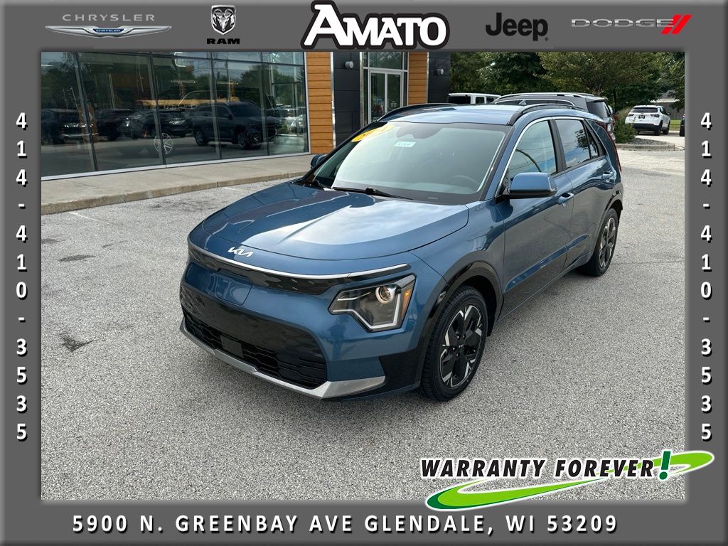 Used 2024 Kia Niro Wind with VIN KNDCR3L18R5115907 for sale in Glendale, WI