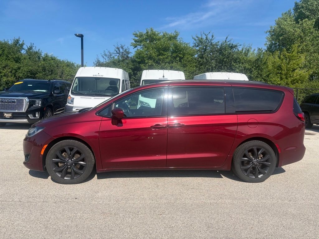 Used 2019 Chrysler Pacifica Touring L Plus Minivan/Van