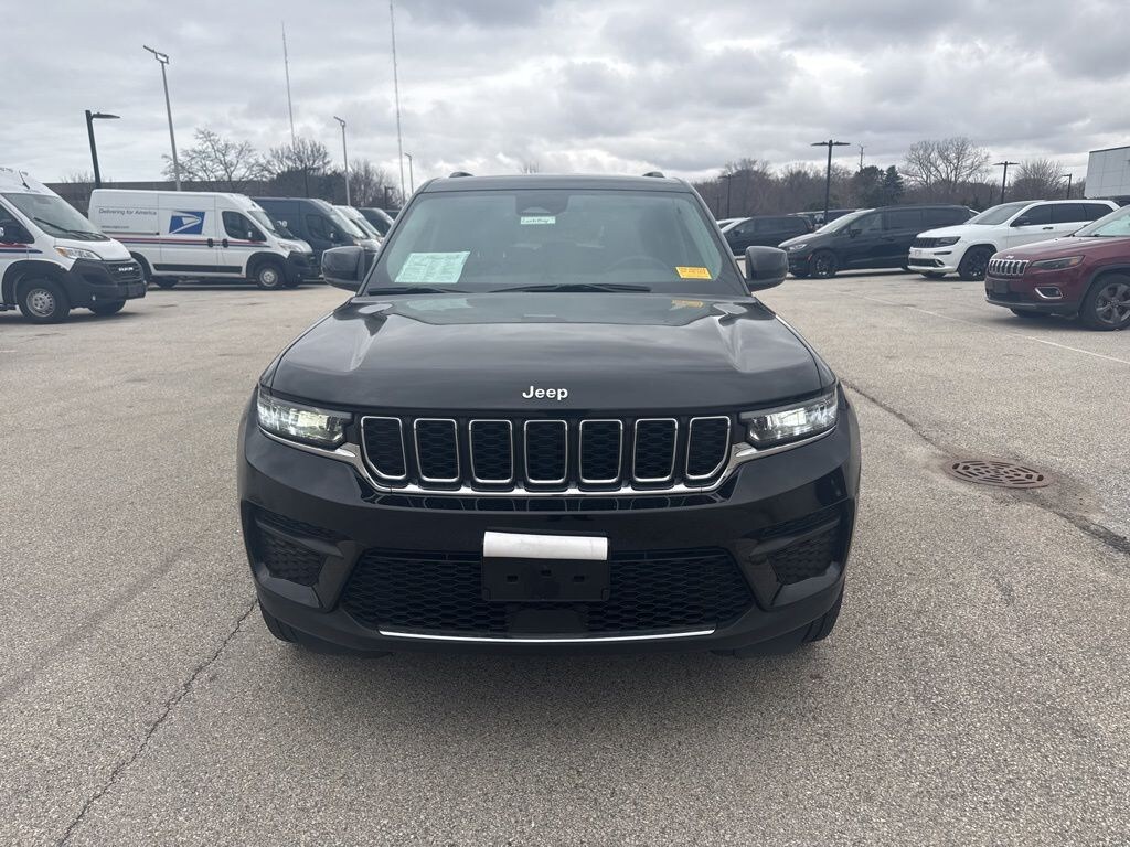 Used 2023 Jeep Grand Cherokee Laredo SUV