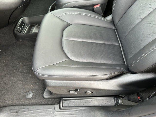 2026 Chrysler Pacifica Select - Photo 21