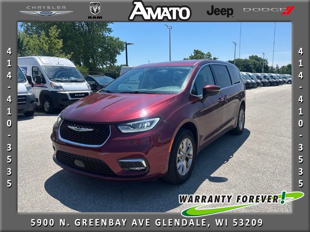 Used 2023 Chrysler Pacifica Touring L Minivan/Van