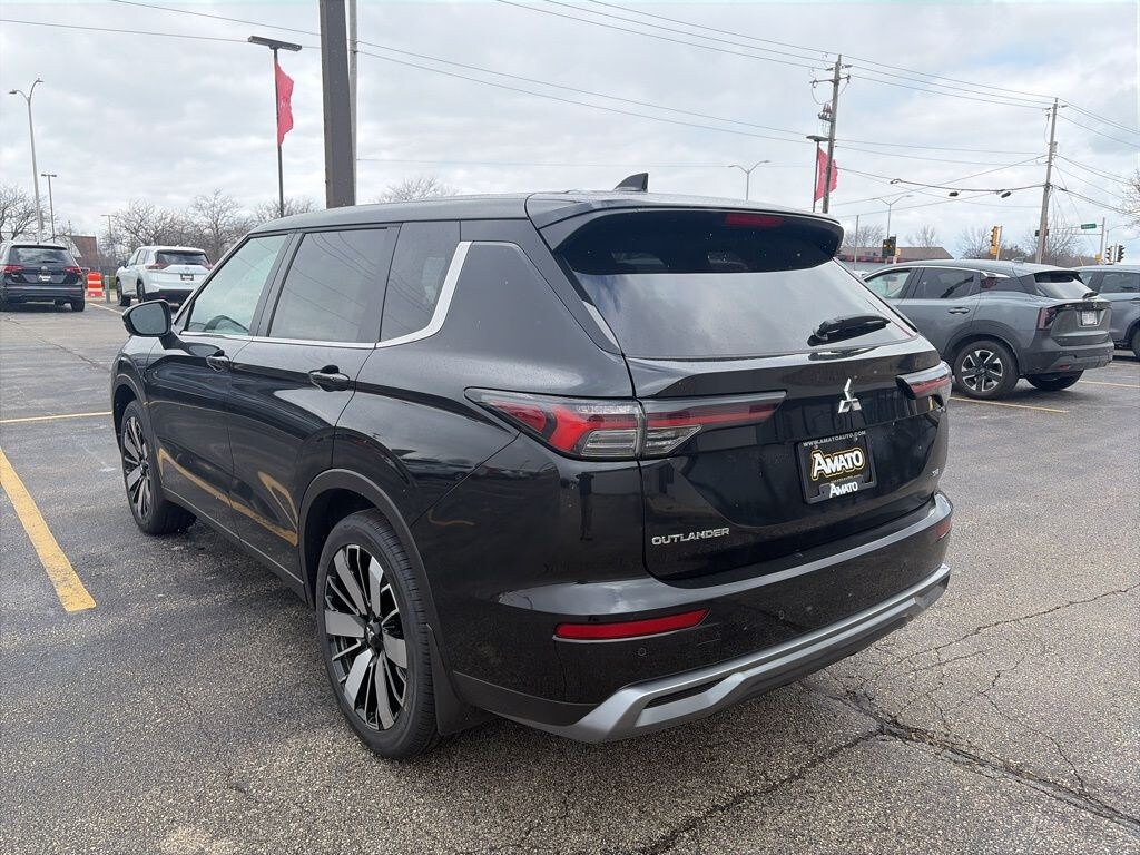 New 2026 Mitsubishi Outlander SE SUV