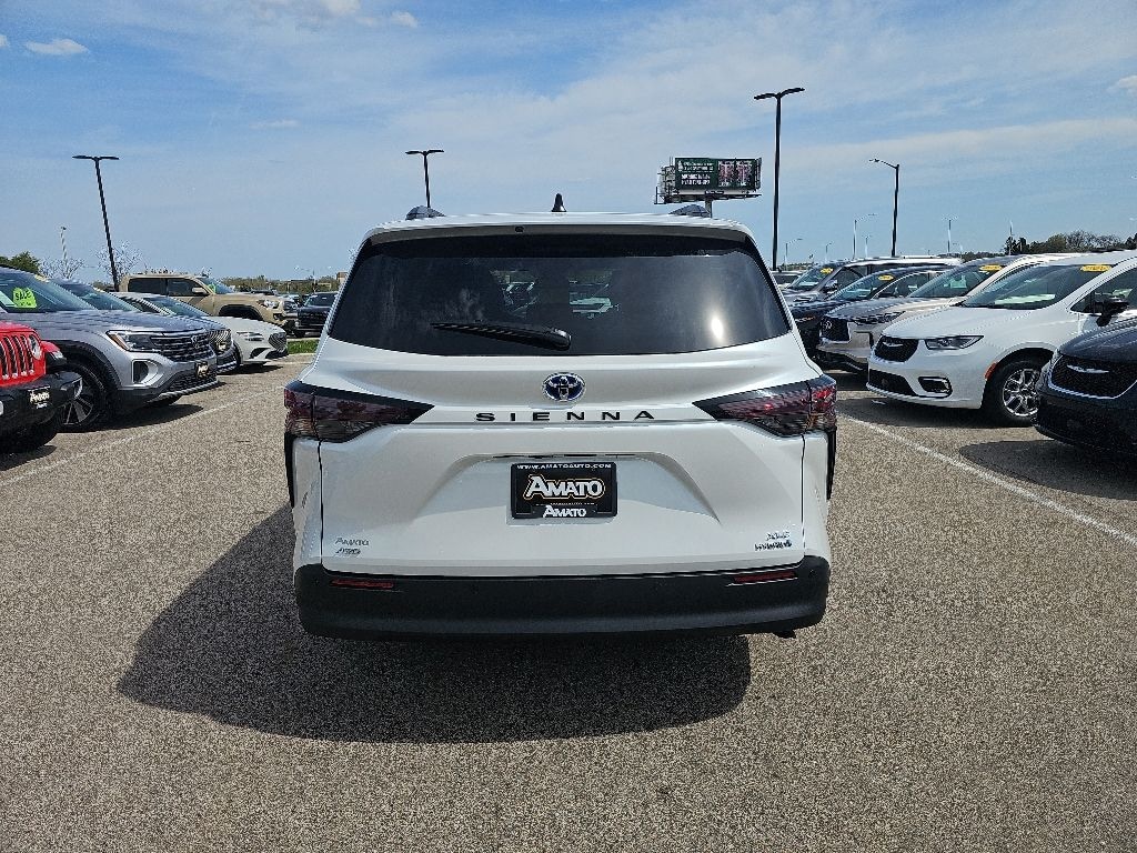 Used 2024 Toyota Sienna XLE 7 Passenger Van Passenger Van
