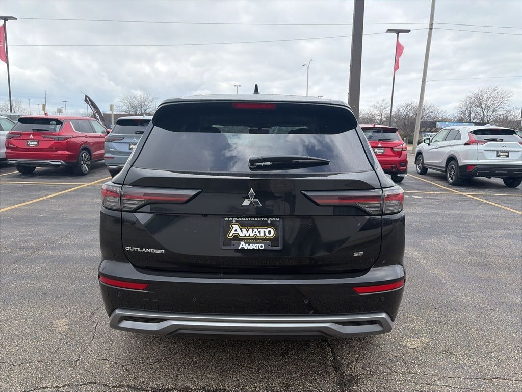 New 2026 Mitsubishi Outlander SE SUV