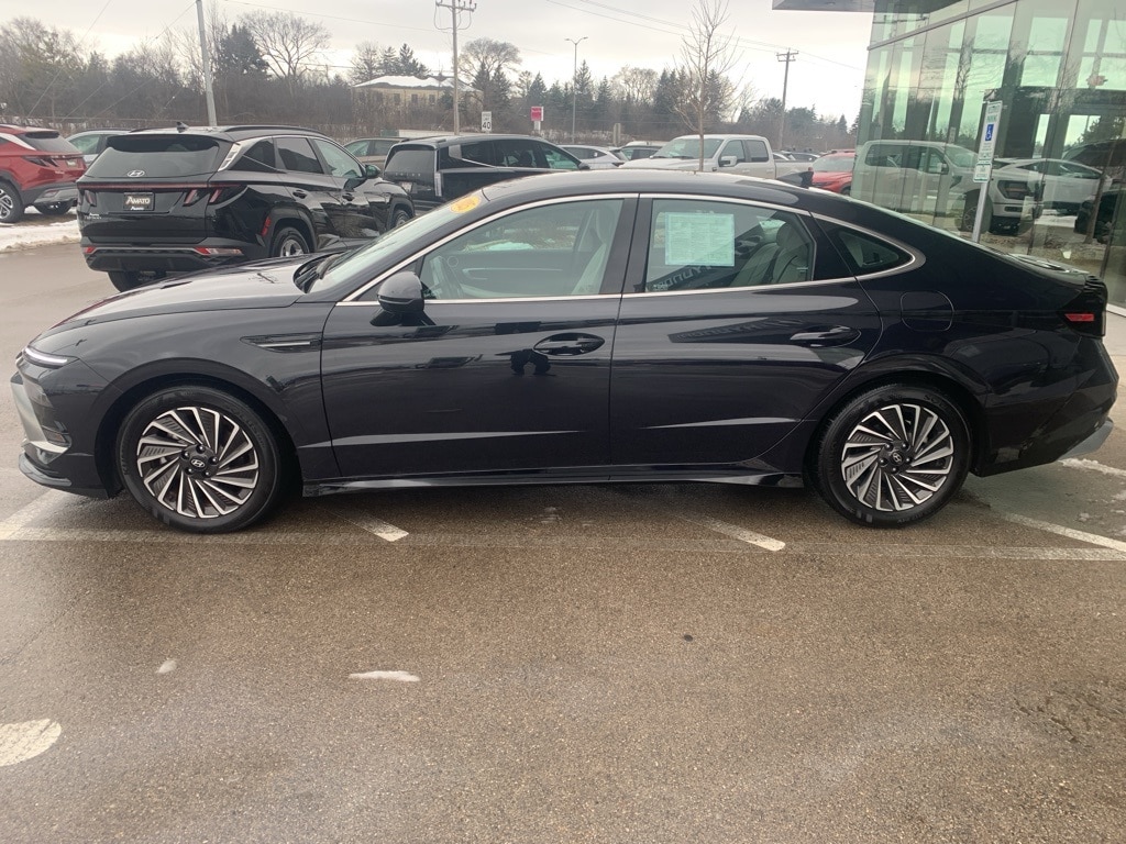 Certified 2025 Hyundai Sonata Hybrid SEL Sedan