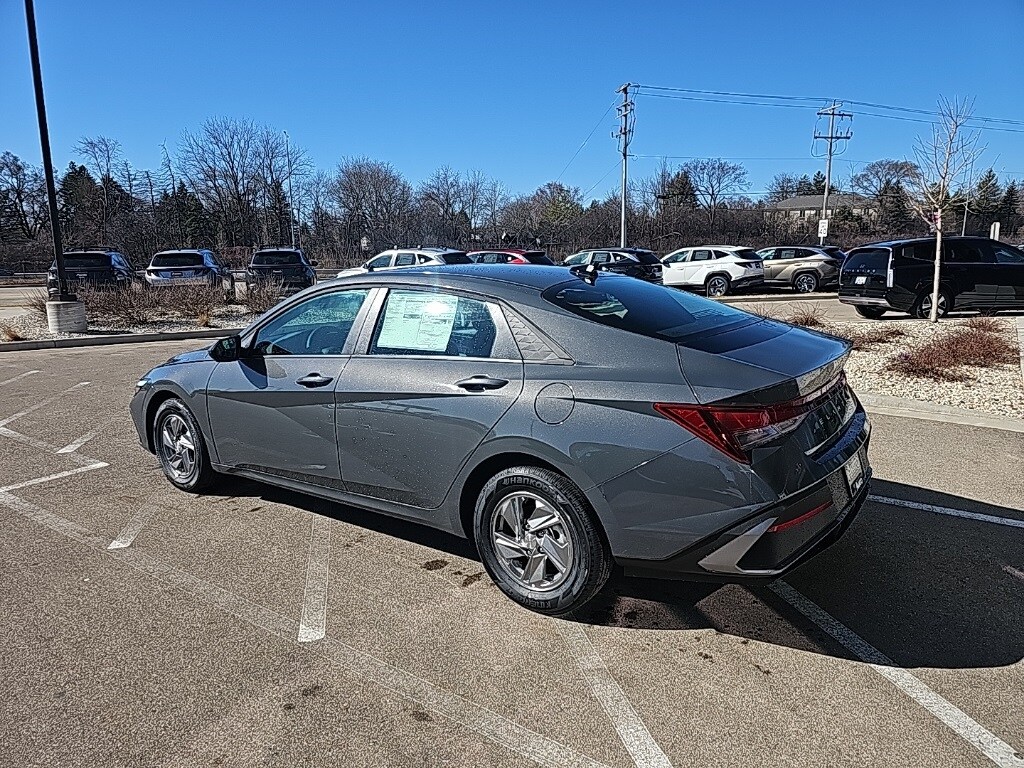 New 2026 Hyundai Elantra SE Sedan