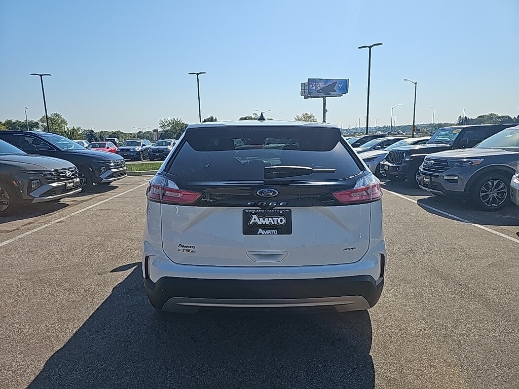 2023 Ford Edge SEL photo 4