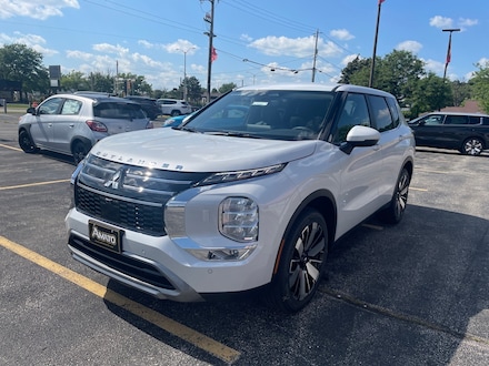 2025 Mitsubishi Outlander SE SUV