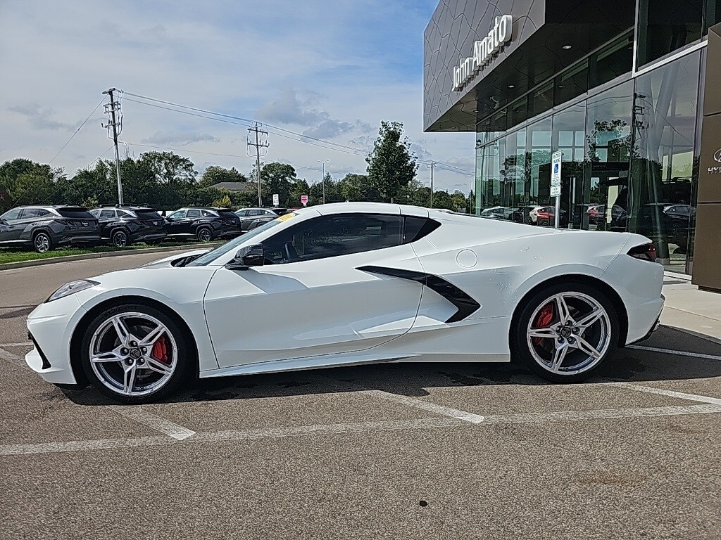 2022 Chevrolet Corvette Stingray 2LT photo 2