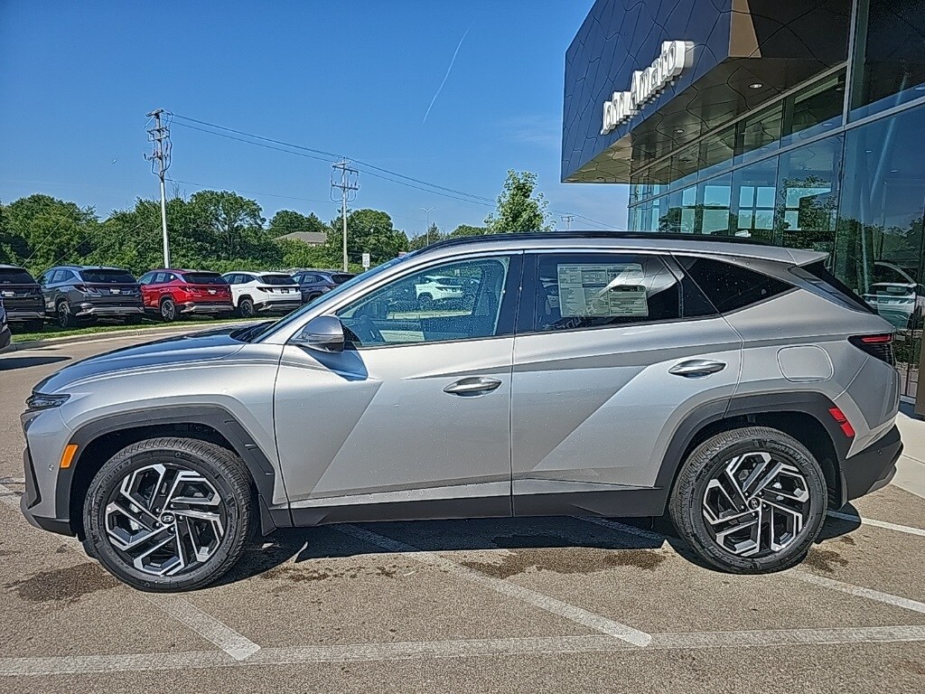 2025 Hyundai Tucson Limited photo 2