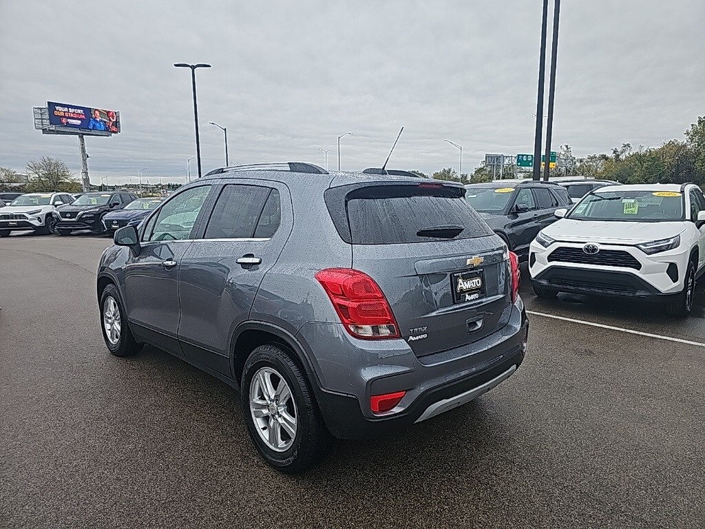 2019 Chevrolet Trax LT photo 3