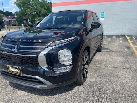 2025 Mitsubishi Outlander SE SUV