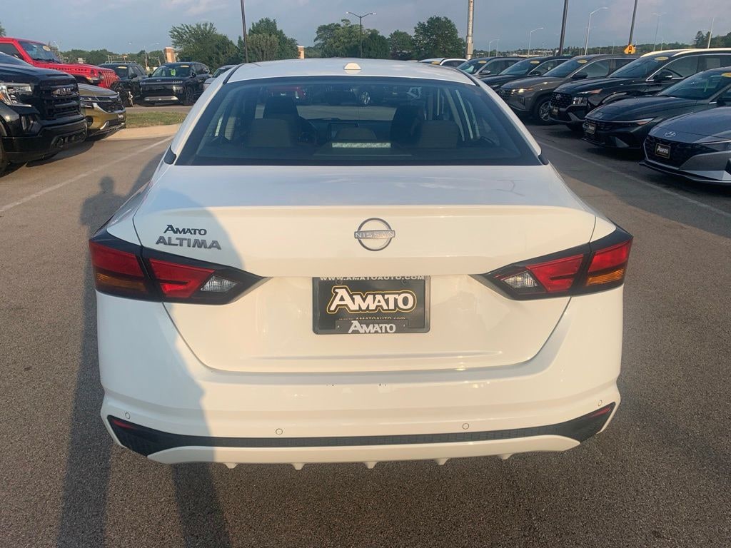 Used 2025 Nissan Altima SV Sedan