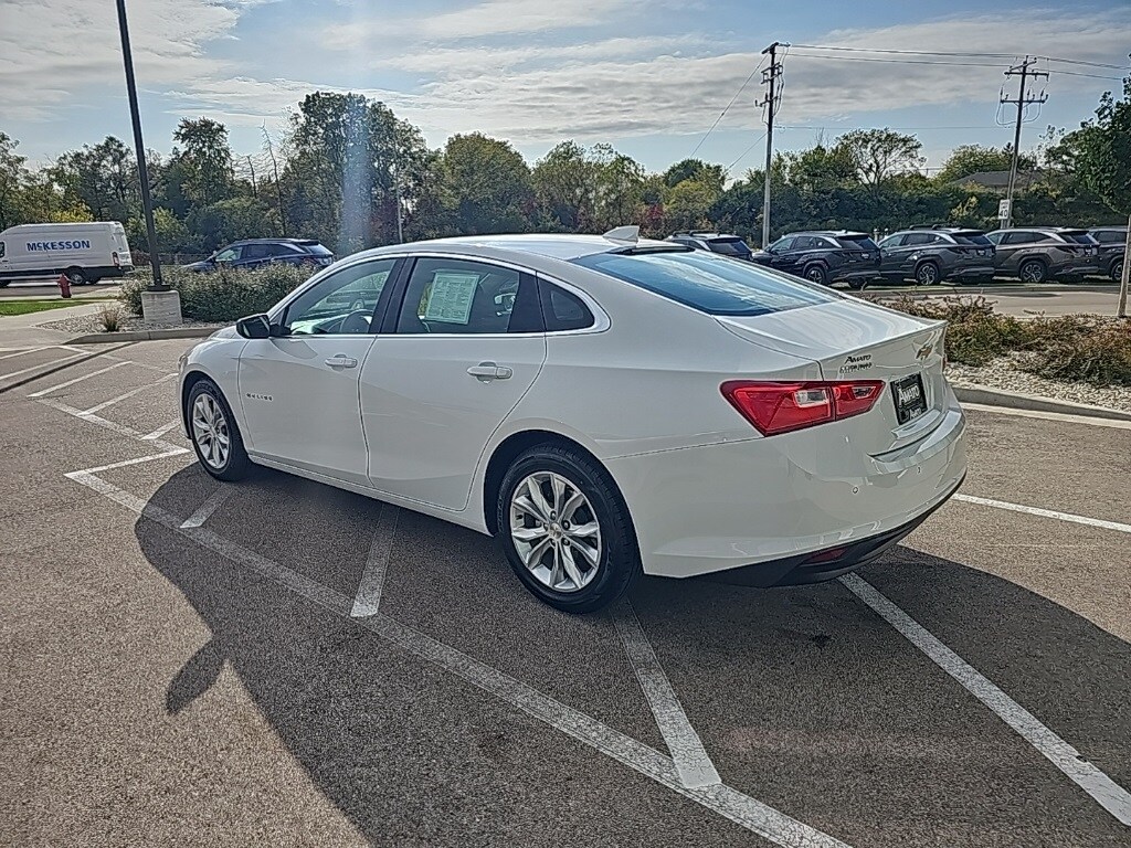 2024 Chevrolet Malibu 1LT photo 2