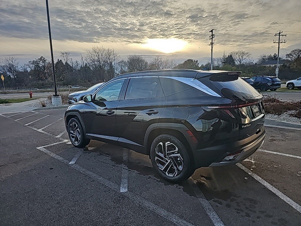 2026 Hyundai Tucson Hybrid Limited photo 3