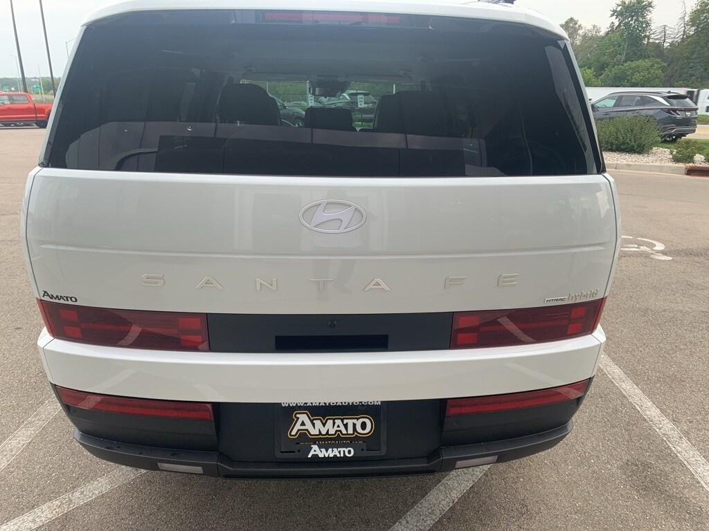 2025 Hyundai Santa Fe SEL photo 4