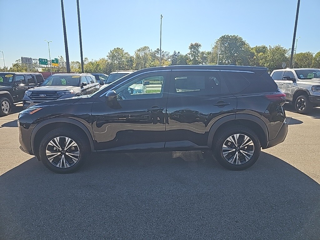 2023 Nissan Rogue SV photo 2