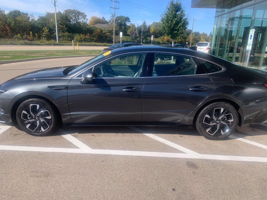 Certified 2025 Hyundai