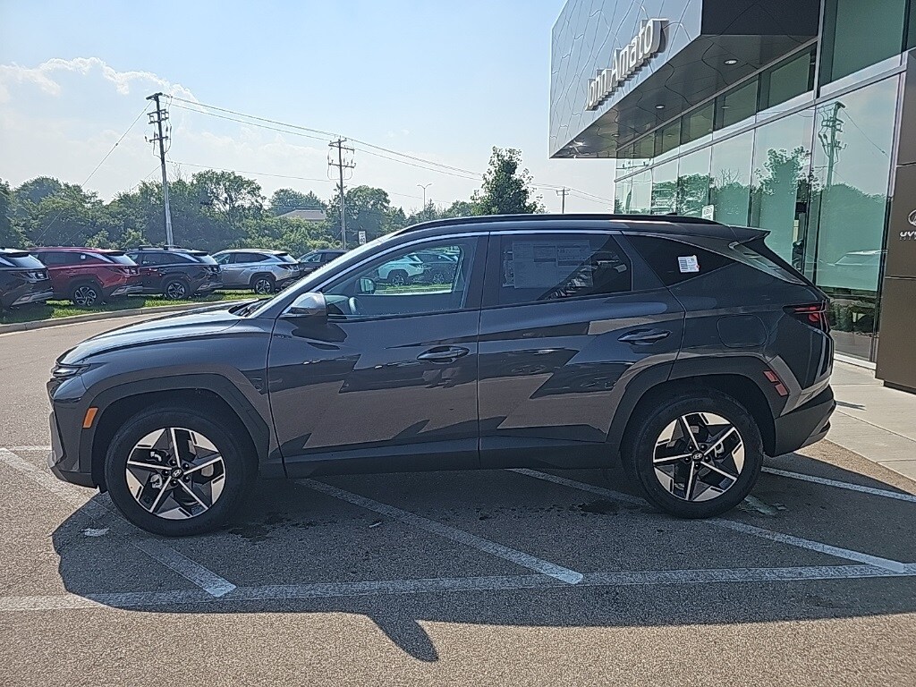 2025 Hyundai Tucson SEL photo 2