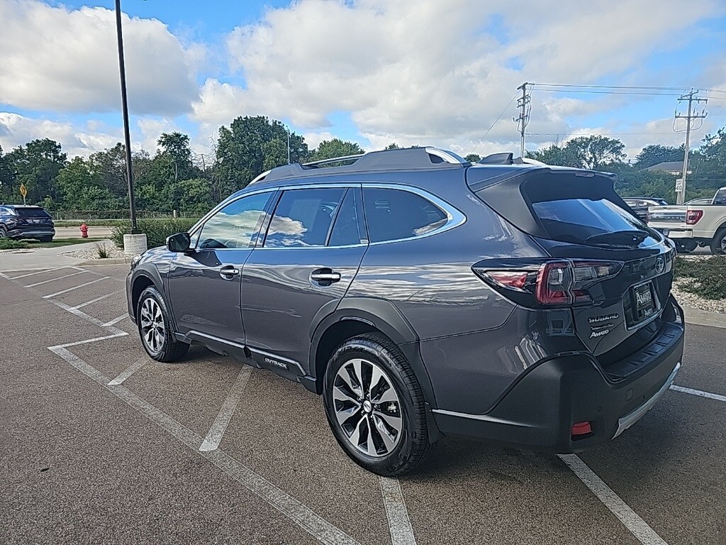 2024 Subaru Outback Touring XT photo 2