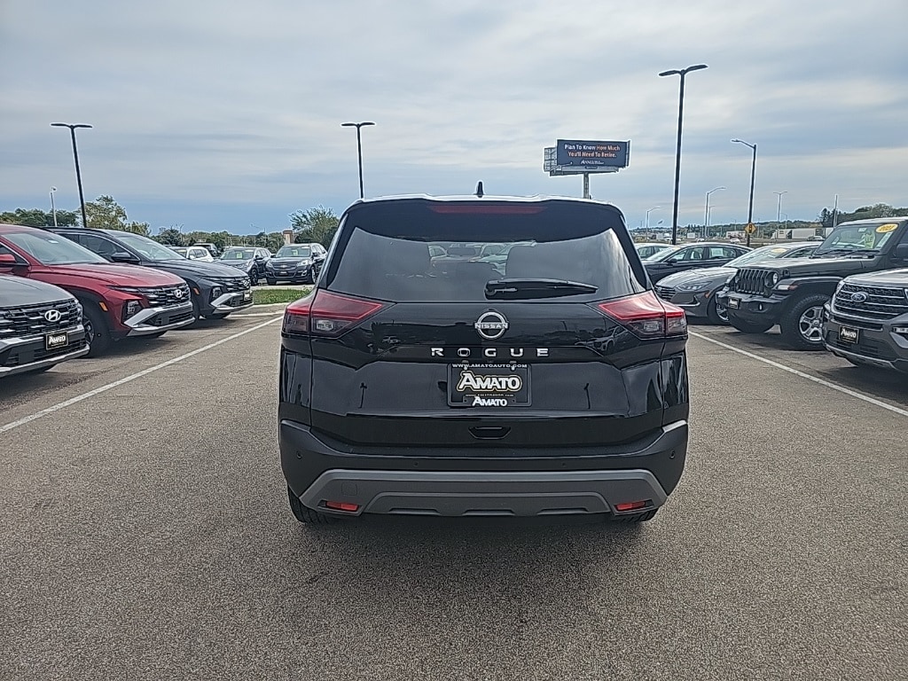 Used 2023 Nissan Rogue S SUV