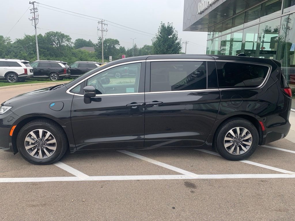 Used 2023 Chrysler Pacifica Plug-In Hybrid Touring L Van Passenger Van