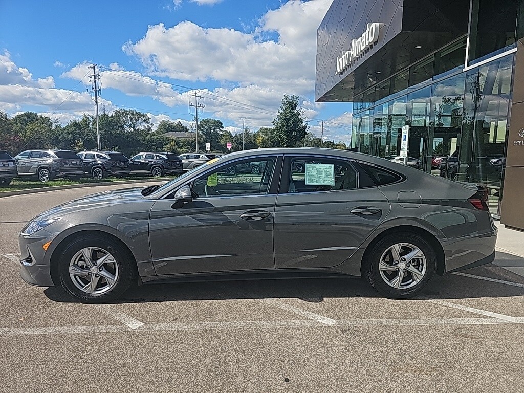 2023 Hyundai Sonata SE photo 2