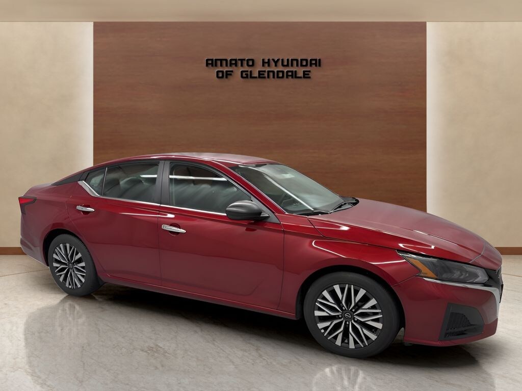 Used 2025 Nissan Altima SV Sedan
