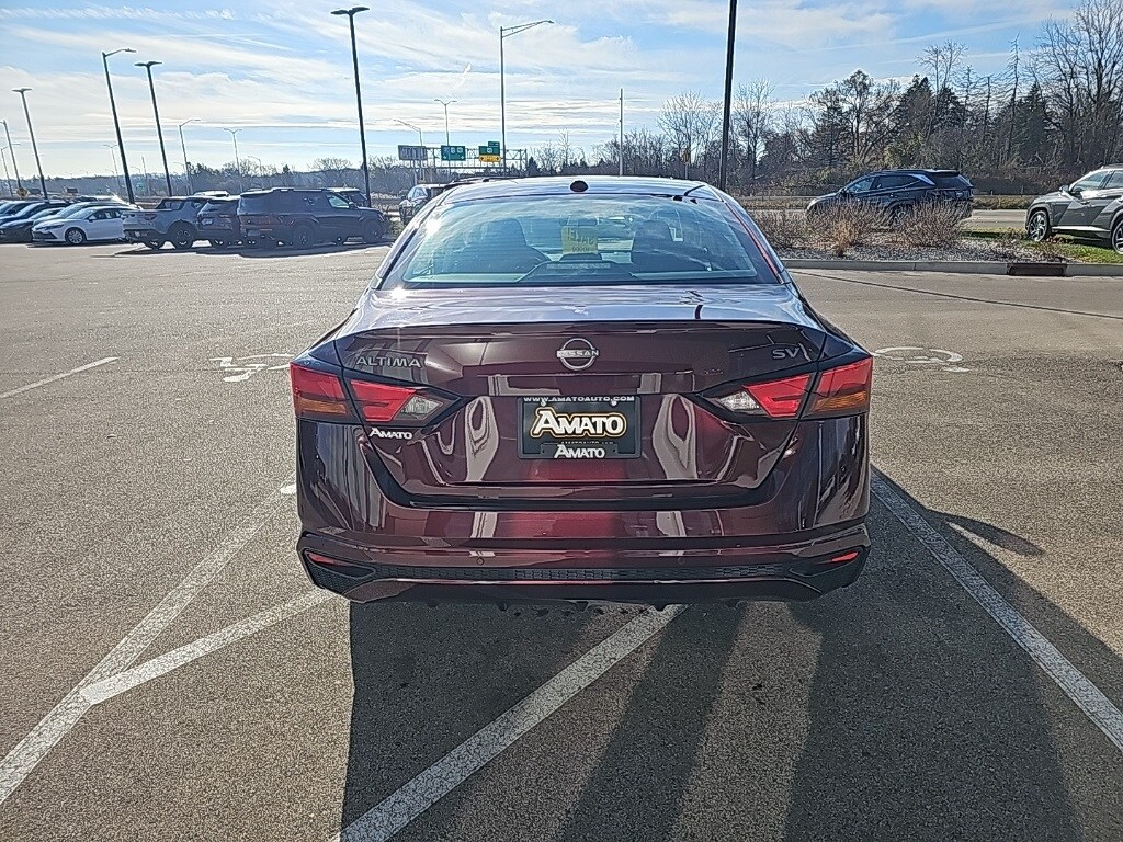 2024 Nissan Altima 2.5 SV photo 3