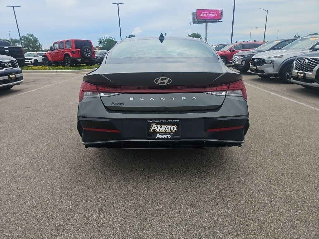 Used 2024 Hyundai Elantra SEL Sedan