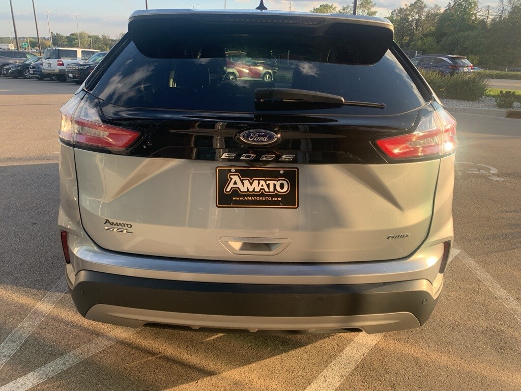 2024 Ford Edge SEL photo 3