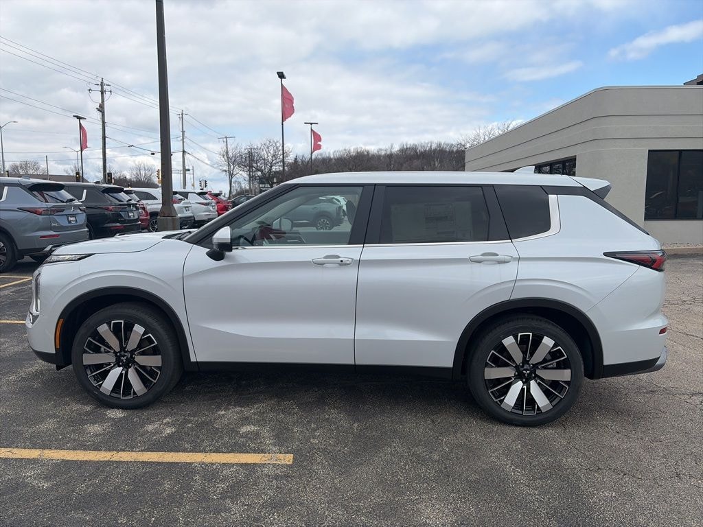 New 2026 Mitsubishi Outlander SE SUV