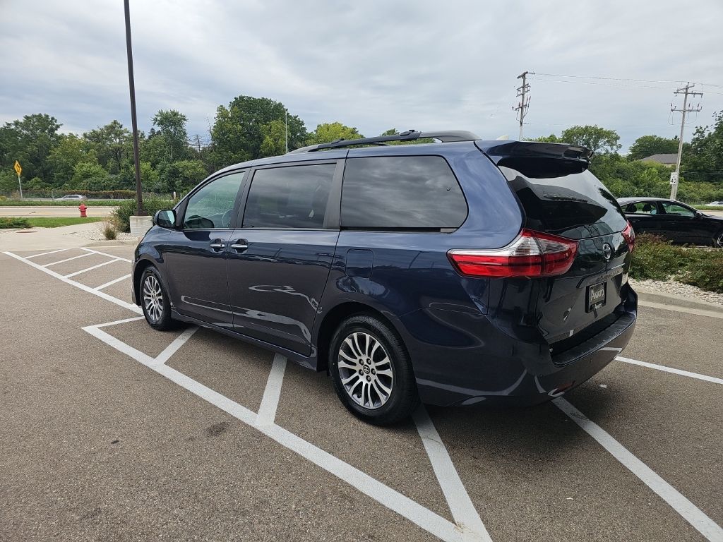 Used 2018 Toyota Sienna XLE Van Passenger Van