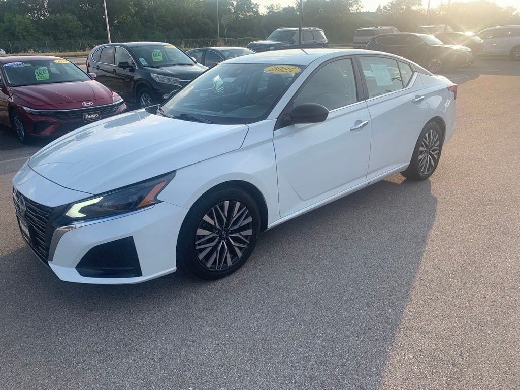 Used 2025 Nissan Altima SV Sedan