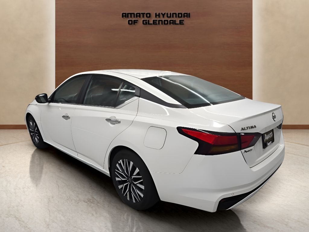 Used 2025 Nissan Altima SV Sedan