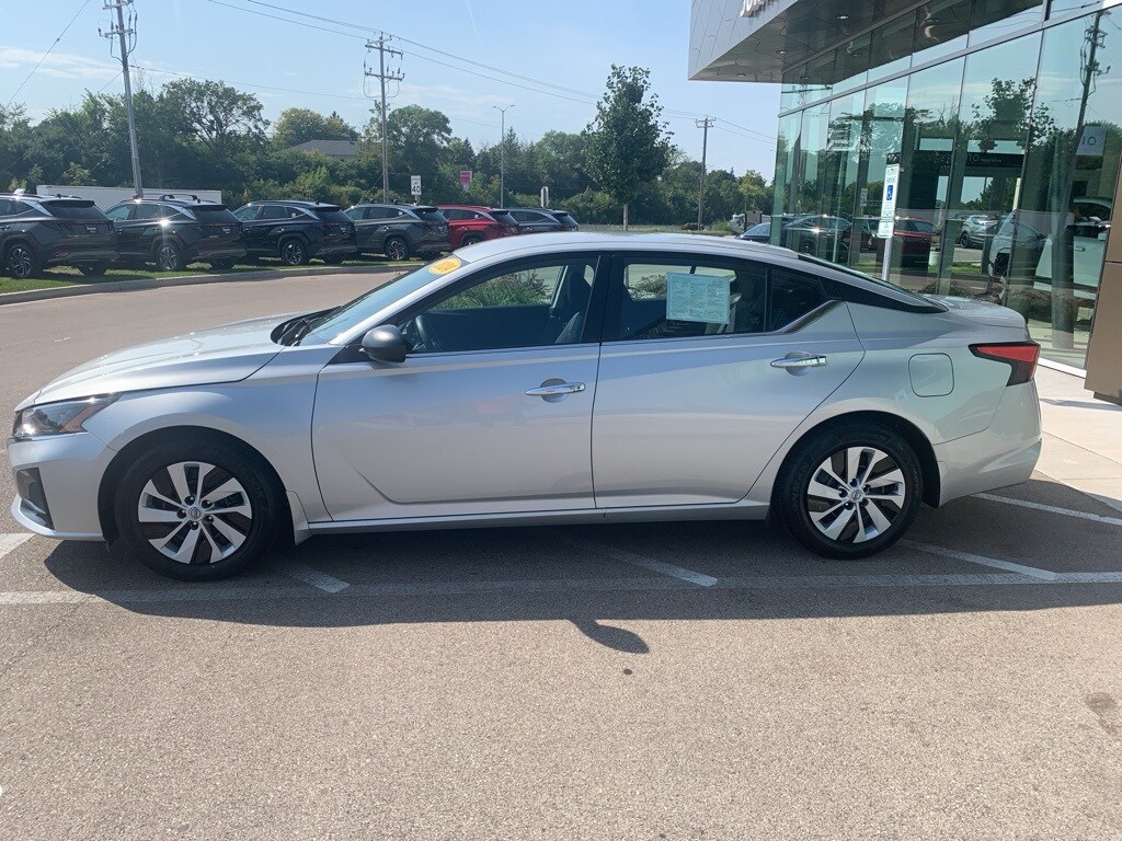 2024 Nissan Altima 2.5 S photo 2