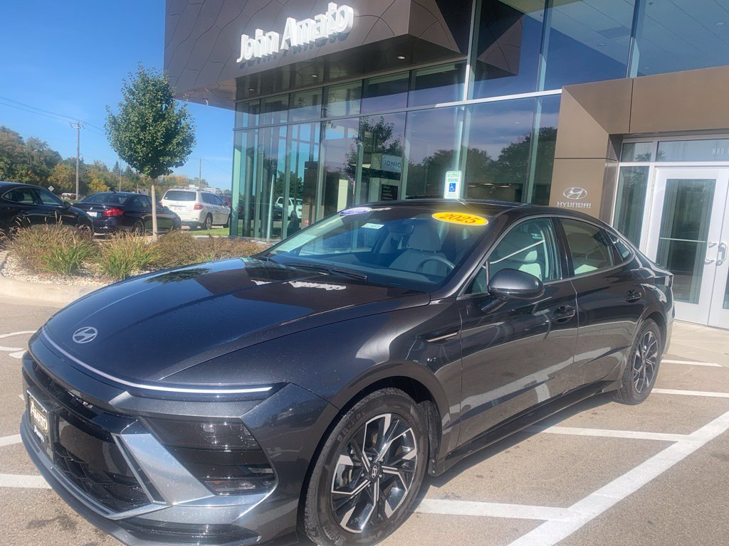 Certified 2025 Hyundai