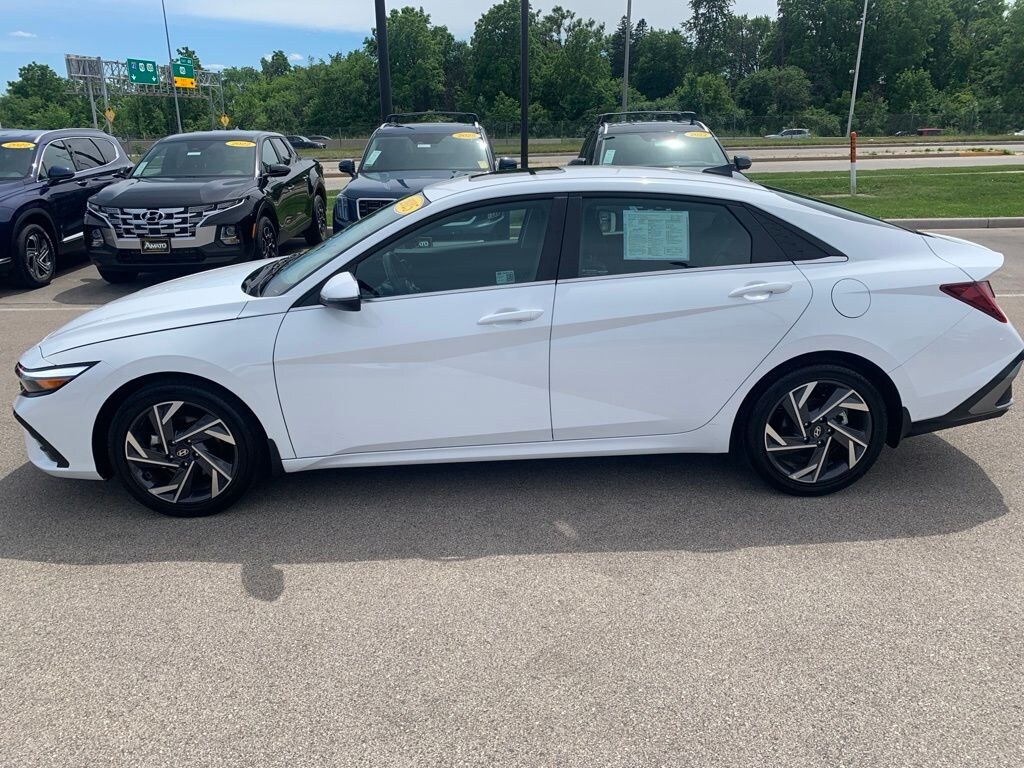 Certified 2025 Hyundai Elantra Limited Sedan