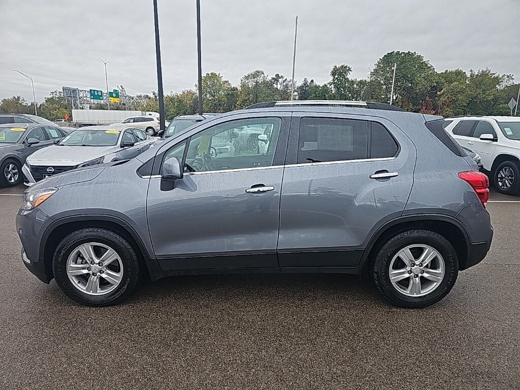 2019 Chevrolet Trax LT photo 2