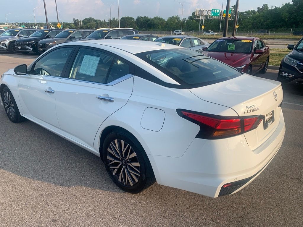 Used 2025 Nissan Altima SV Sedan