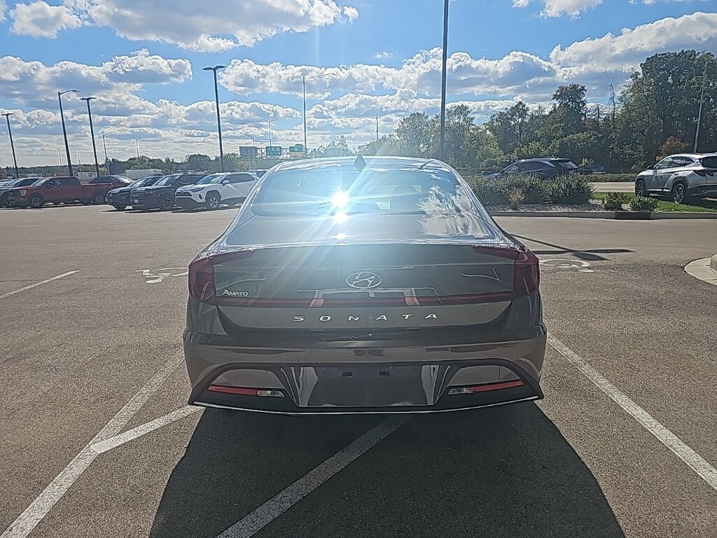 2023 Hyundai Sonata SE photo 4