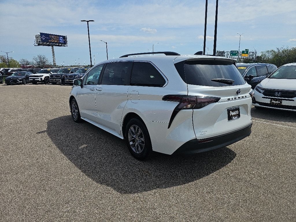 Used 2024 Toyota Sienna XLE 7 Passenger Van Passenger Van