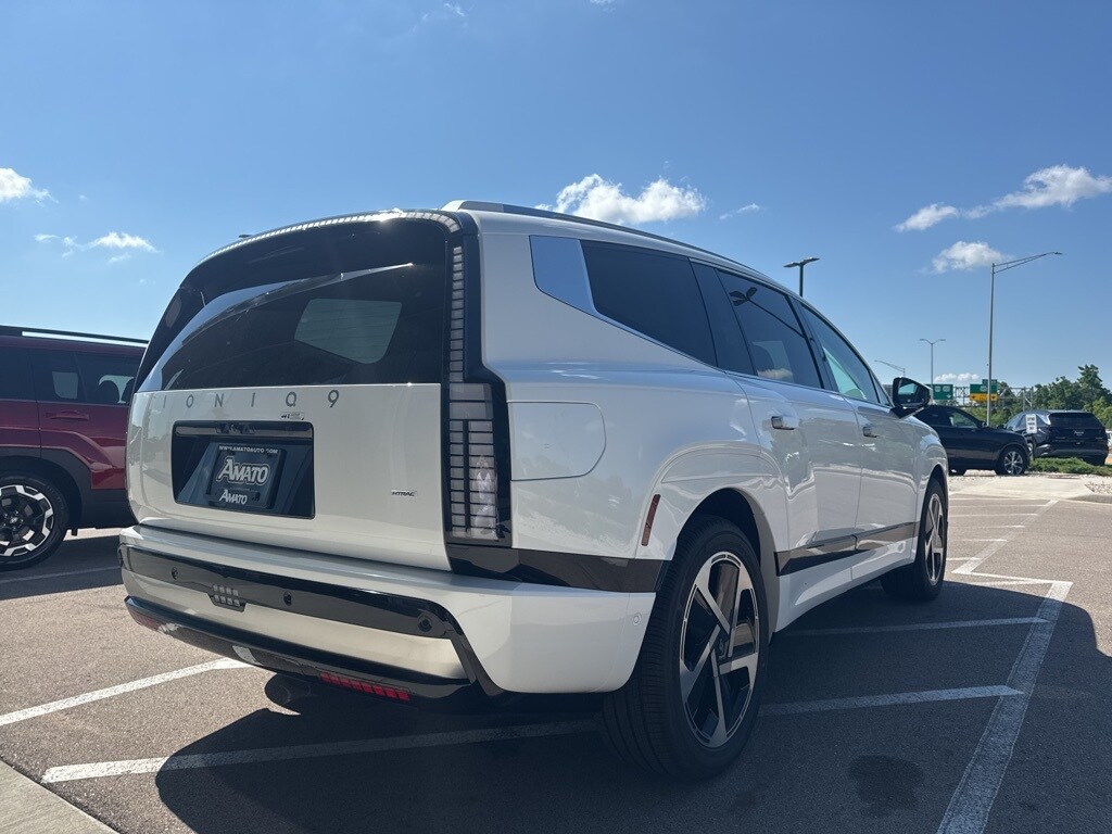 2026 Hyundai Ioniq photo 4